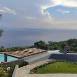 Gems Of Pinakates Villa *