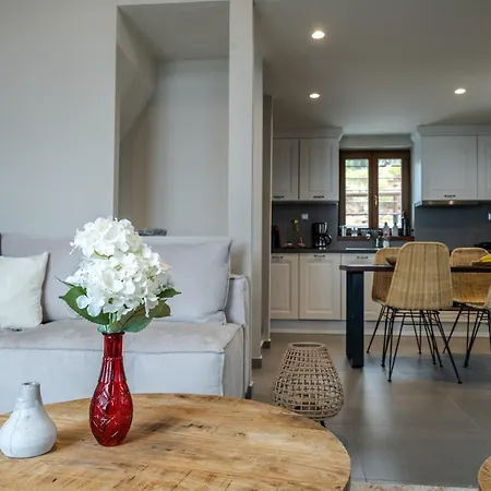 Gems Of Pinakates Villa