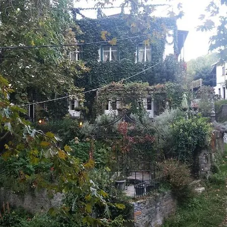 Willa Gems Of Pinakates