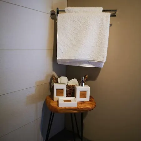 Willa Gems Of Pinakates