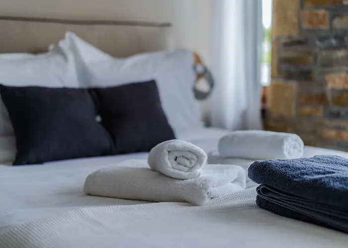 Willa Gems Of Pinakates *