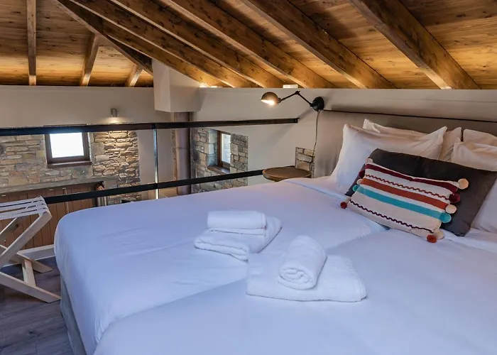 Willa Gems Of Pinakates Pinakátai