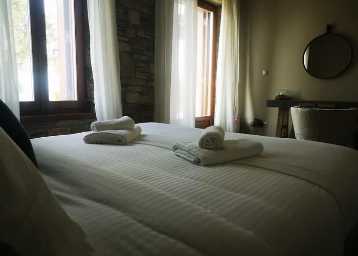 Gems Of Pinakates Willa Pinakátai